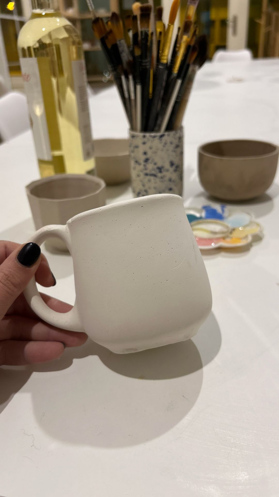 Evento 'Pinta cerámica + vino' cover image.webp